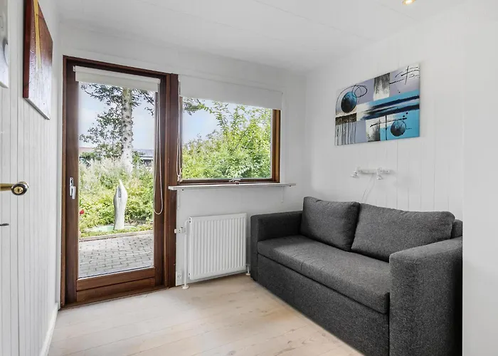 3 Bedroom Beautiful In 펜션 *