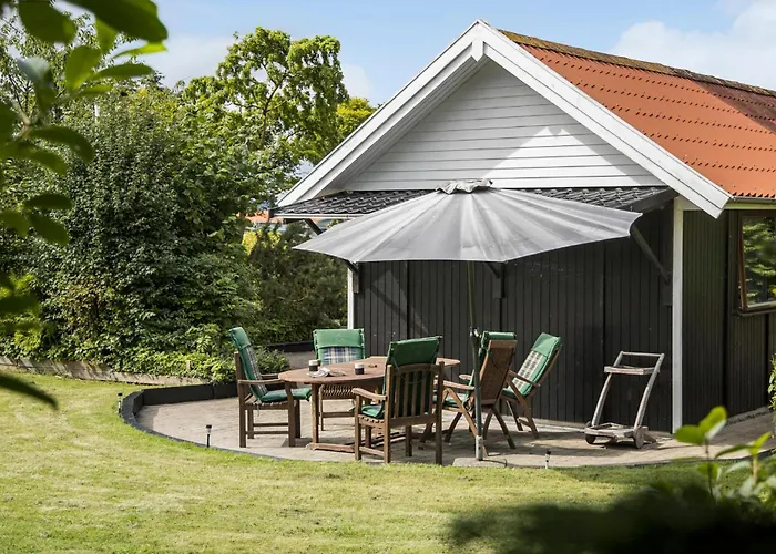 3 Bedroom Beautiful In * Asperup